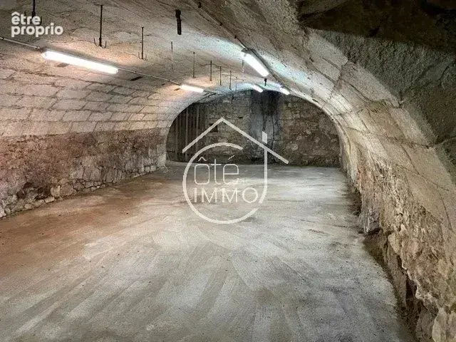 Castillon-la-Bataille: Local commercial avec cave et studio - photo 3
