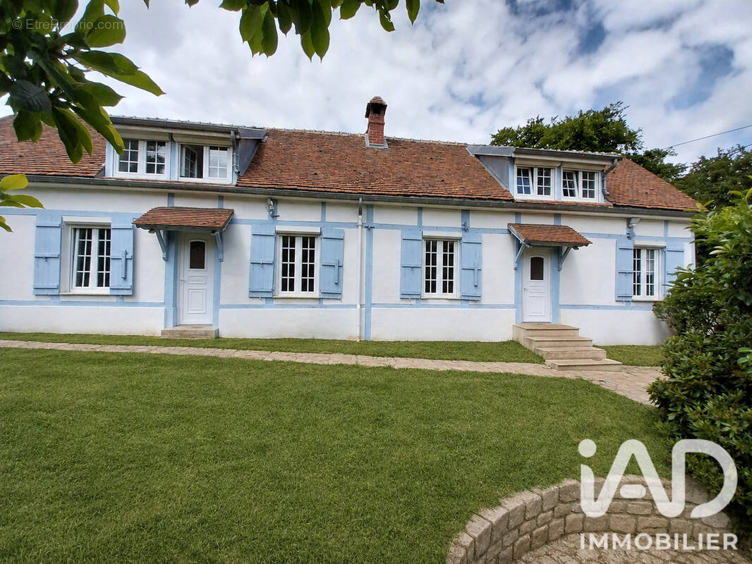 Photo 1 - Maison à LE VAUROUX