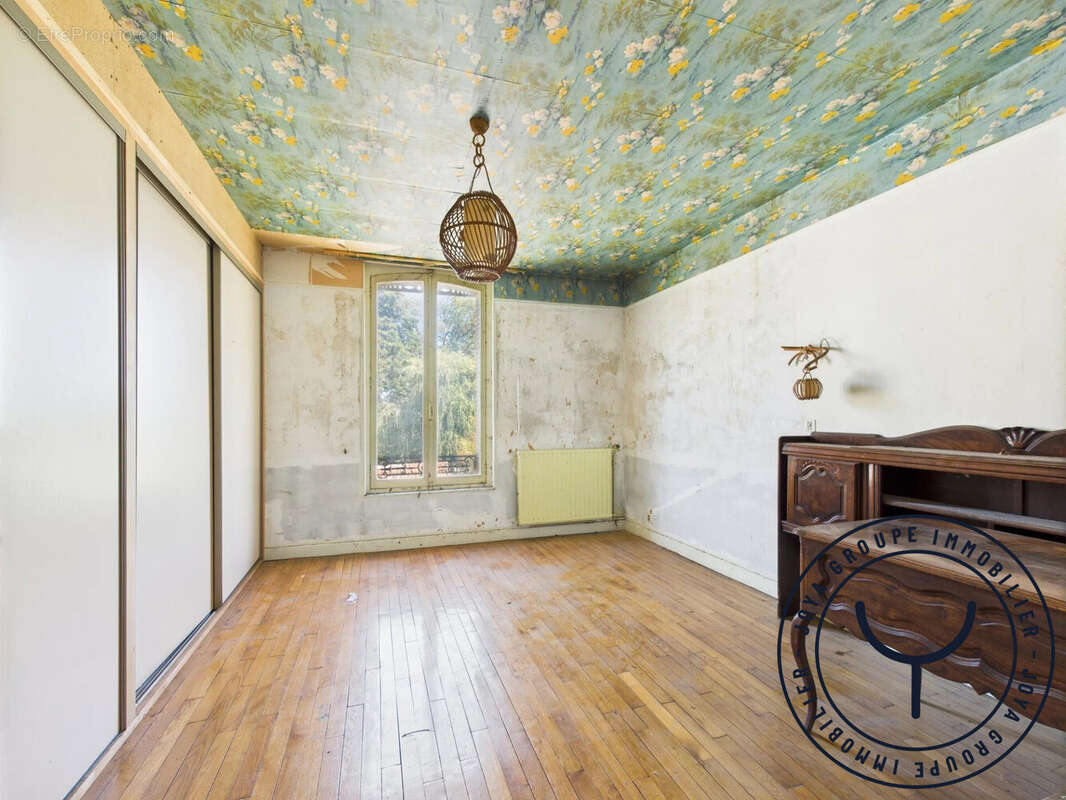 Maison 450 m² à Estissac  - photo 7