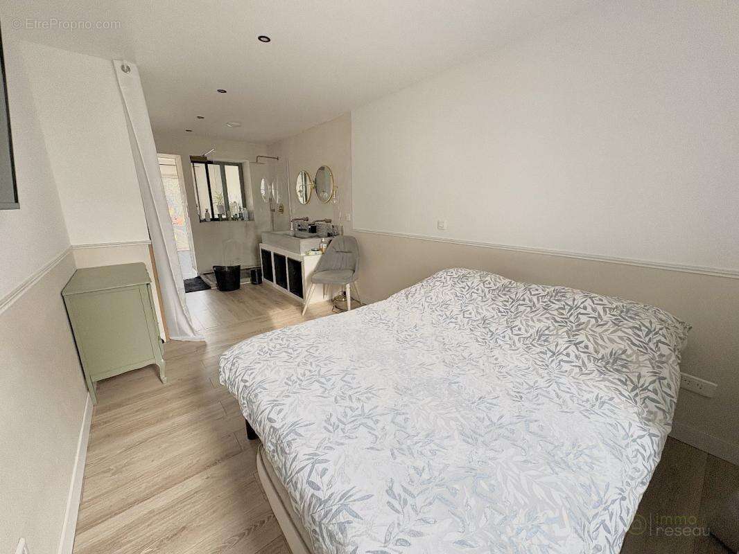 Maison à ROSNY-SUR-SEINE