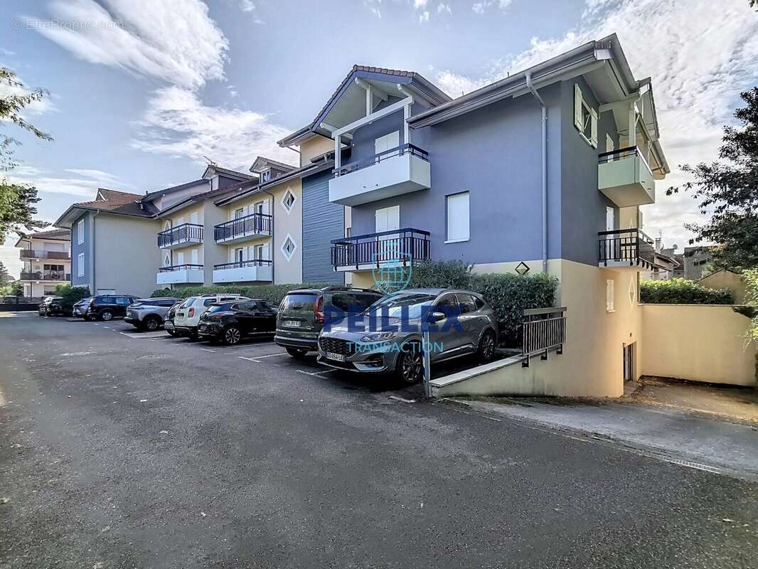 Parking à THONON-LES-BAINS