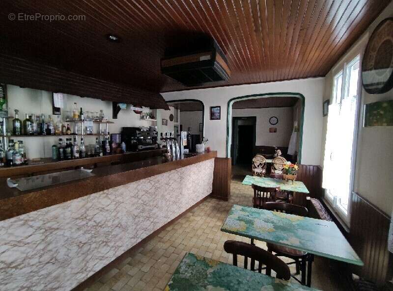 Commerce à TILLIERES-SUR-AVRE