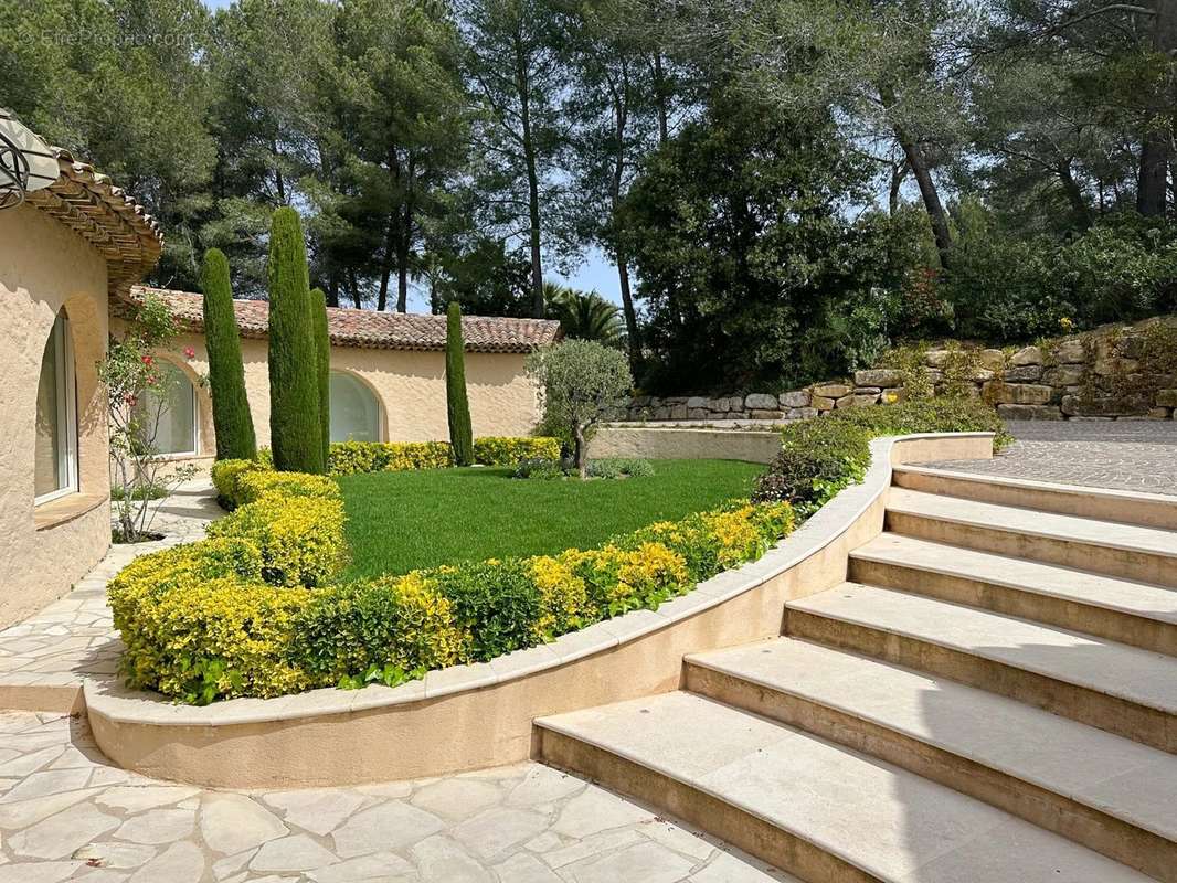 Maison à MOUANS-SARTOUX