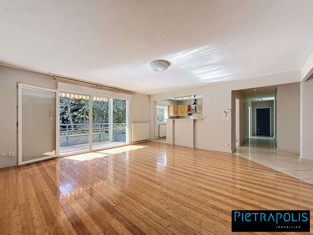 Appartement à MIRIBEL