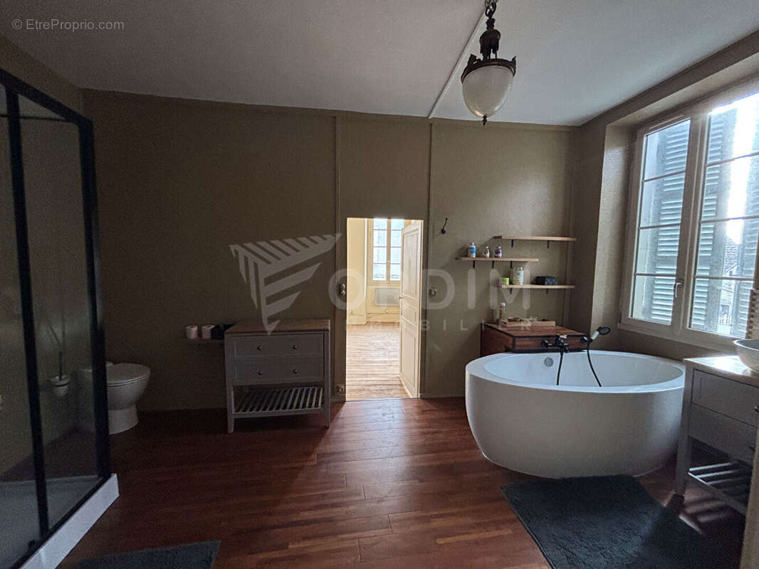 Maison à SAINT-MARTIN-SUR-ARMANCON