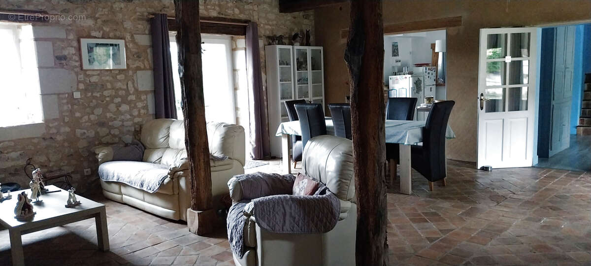 Maison à DANGE-SAINT-ROMAIN