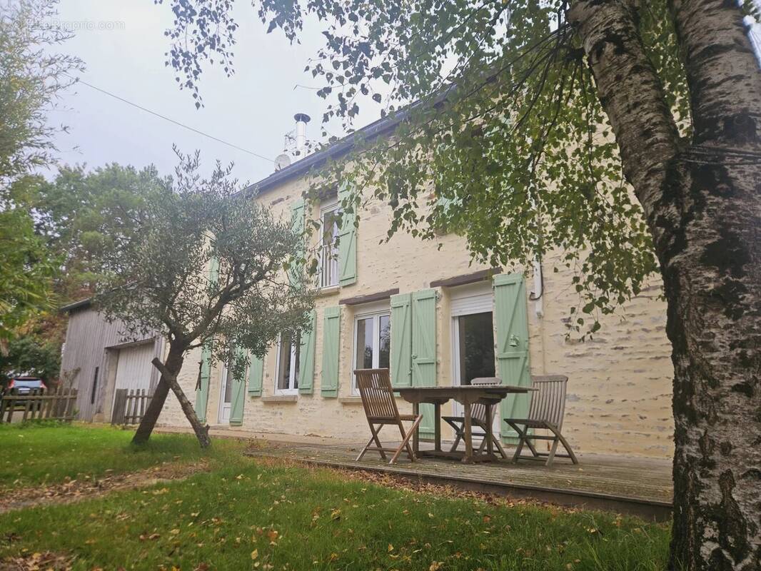Maison à SAINT-THURIAL