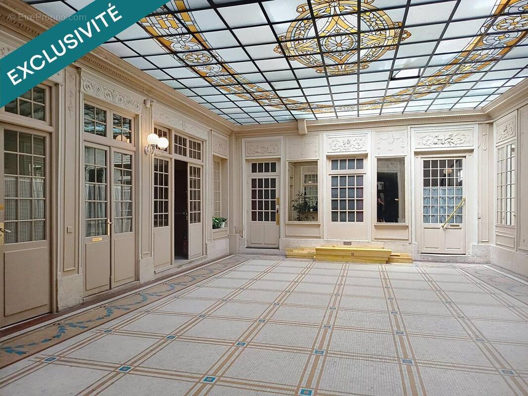 Photo 1 - Appartement à PARIS-1E