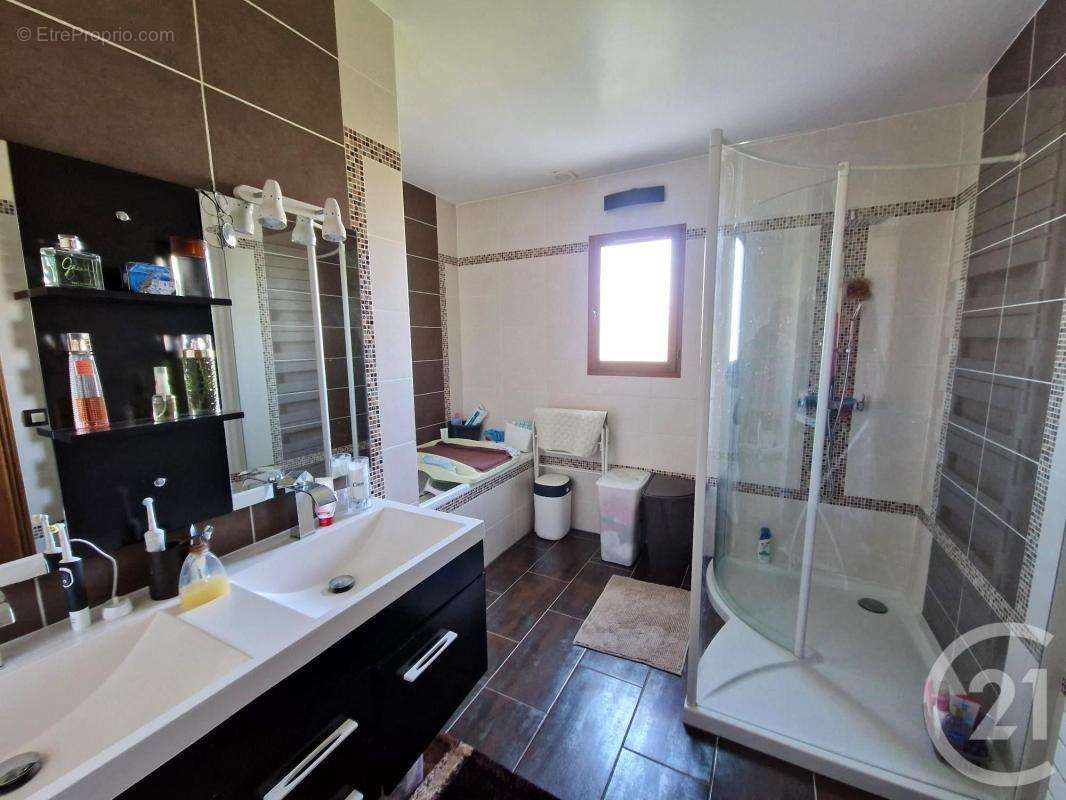 Maison à PONT-SAINTE-MAXENCE