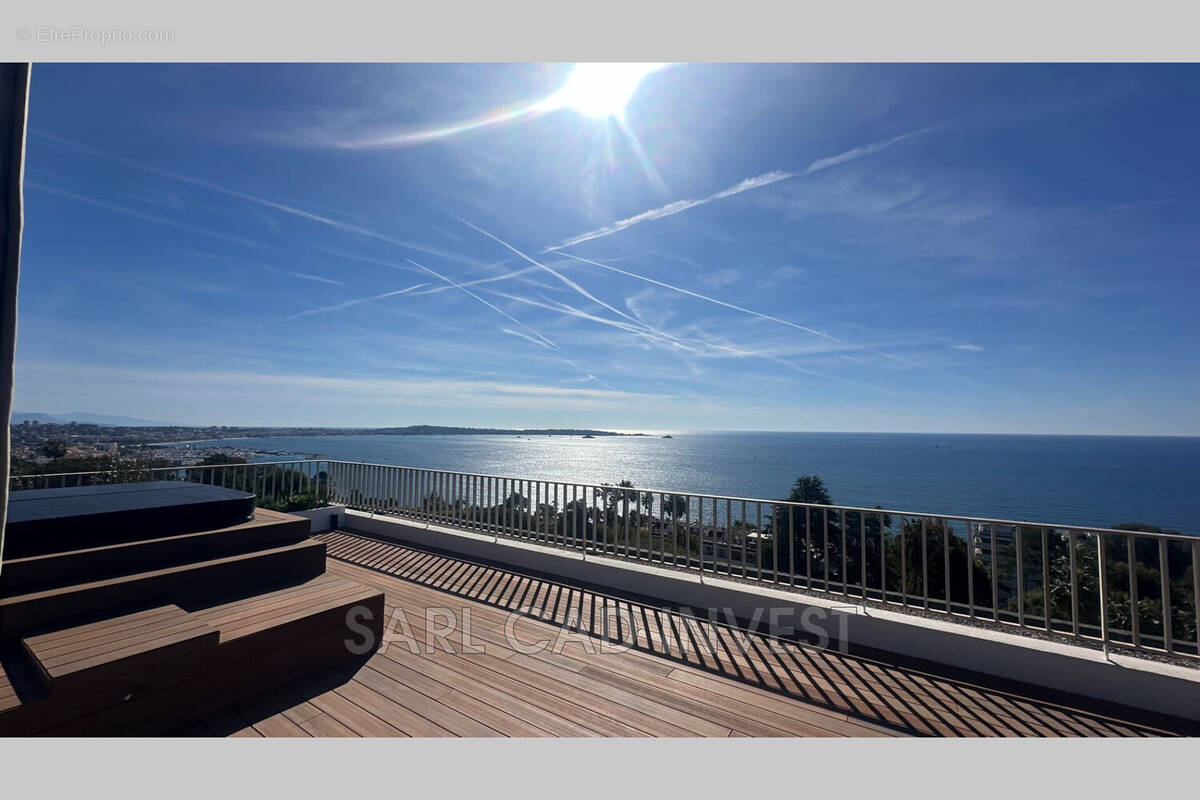 Appartement à VALLAURIS
