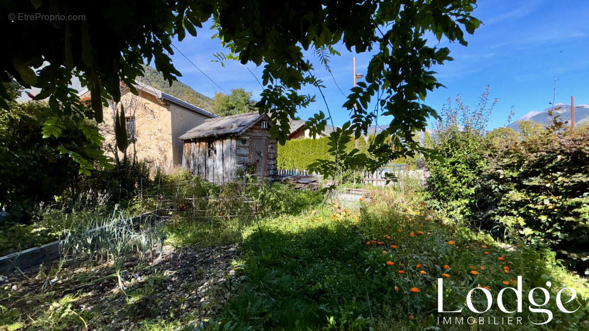 Appartement à SAINT-MARTIN-DE-QUEYRIERES