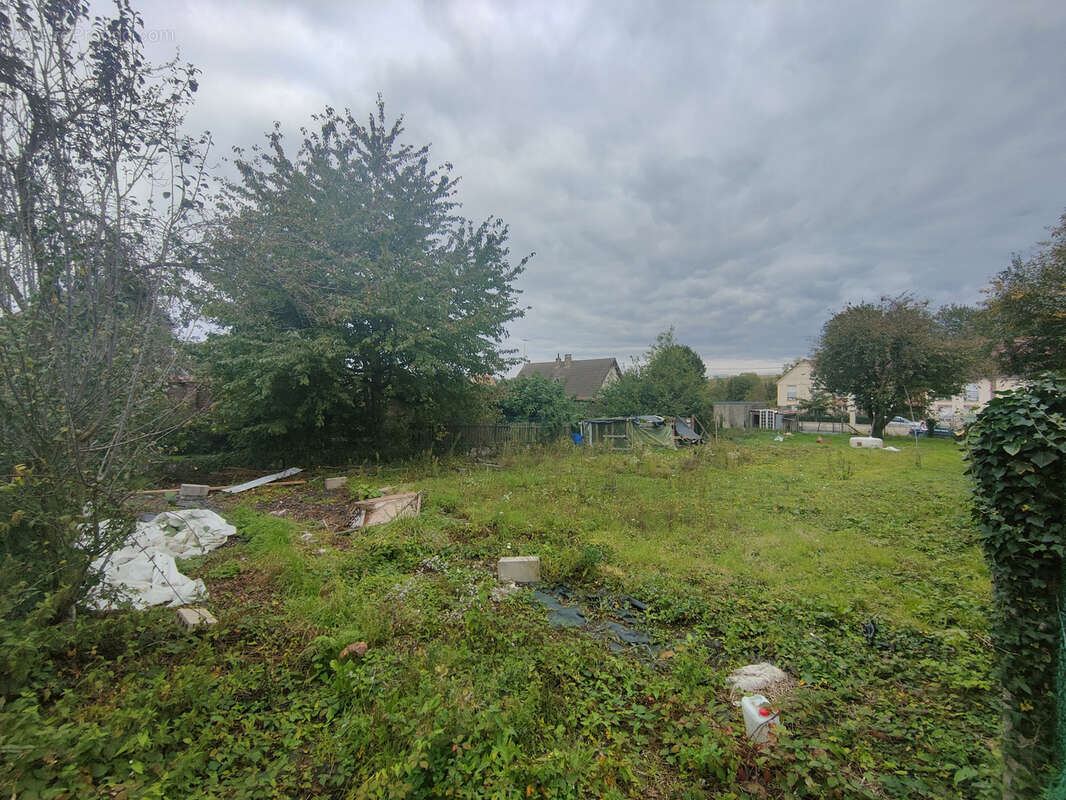 Terrain à GOINCOURT