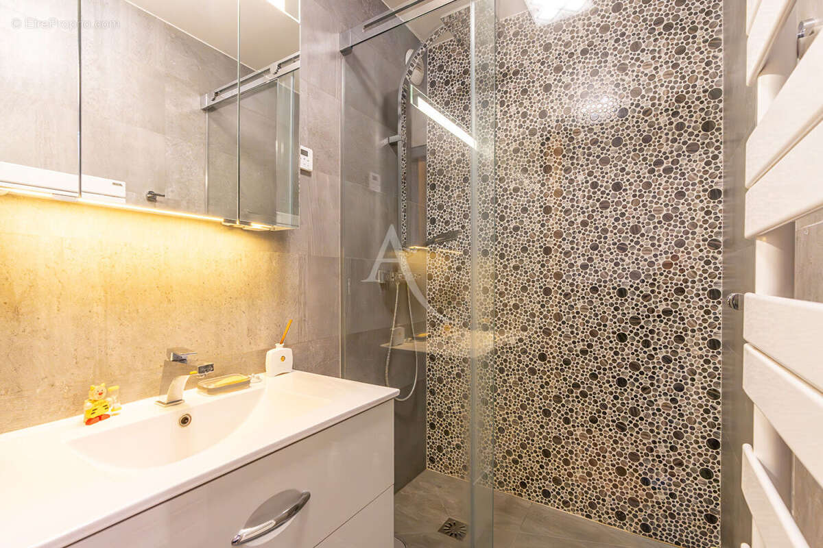 Appartement à PARIS-12E