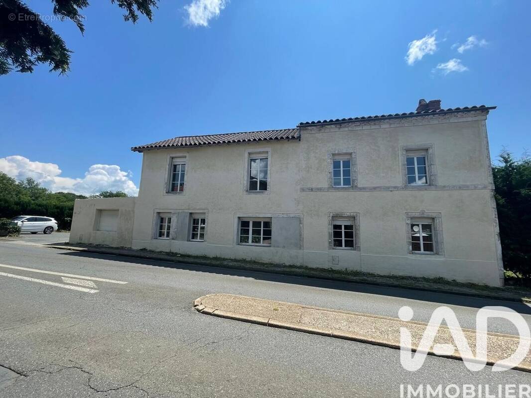 Photo 1 - Appartement à LAVERGNE