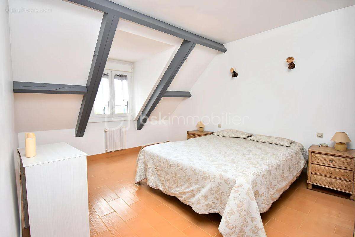 ORMESSON-SUR-MARNE - Maison familiale 135m² - 4 chambres - Jardin & double garage - - photo 14