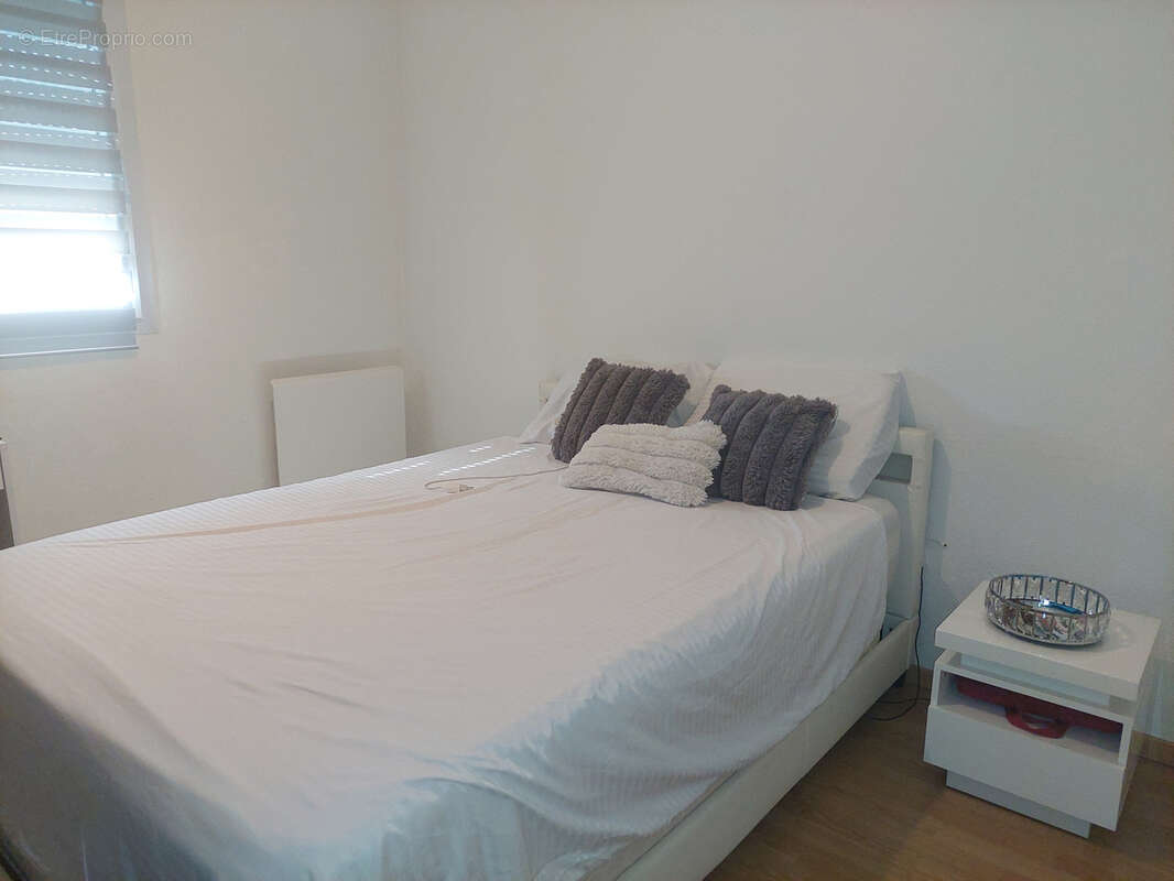 Appartement t-2 a langon - photo 4