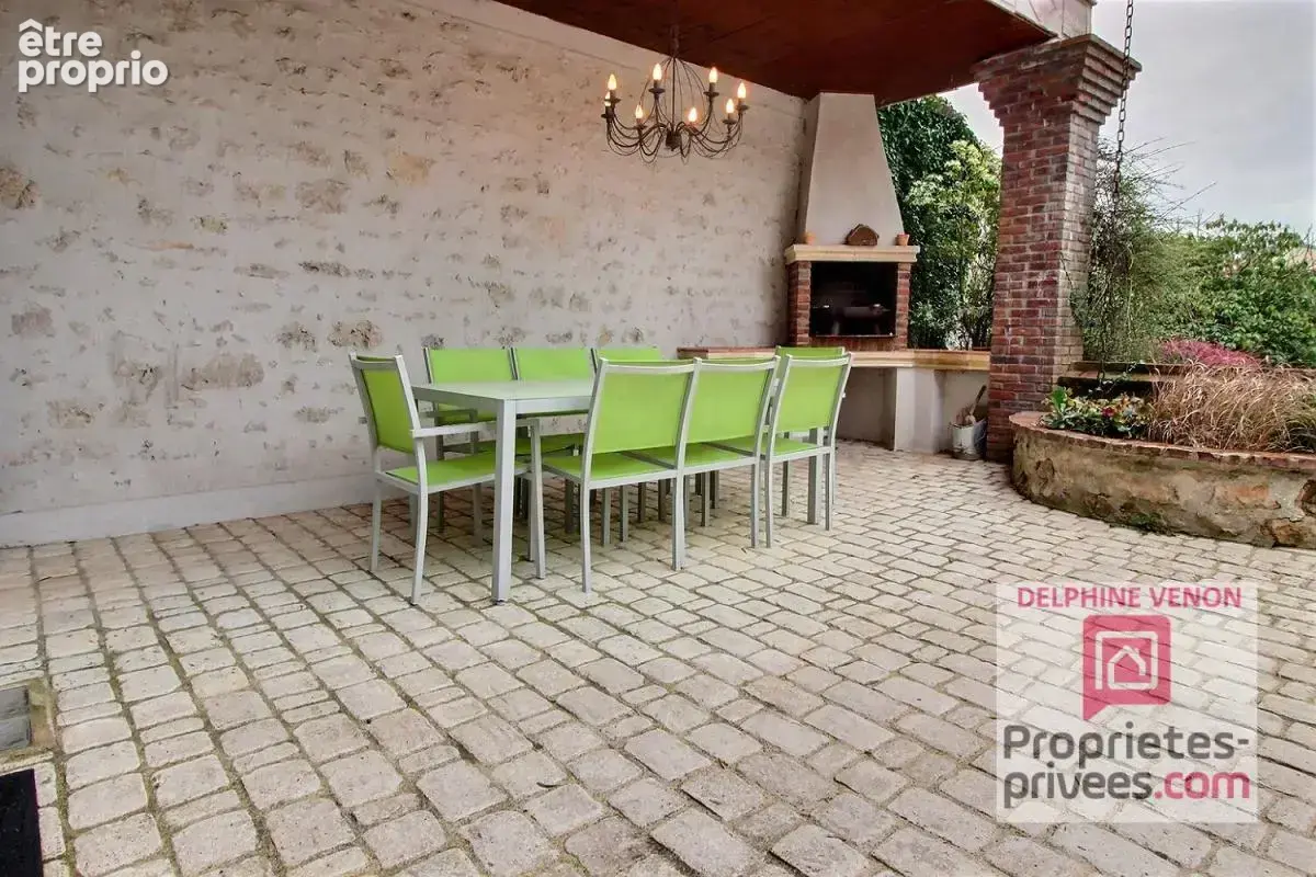 Maison bourgeoise de 225 m² classe énergie C avec double garage et jardin en centre ville de Châteauneuf sur Loire - photo 16