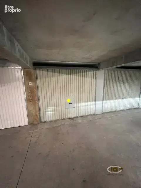 Parking à AMBILLY