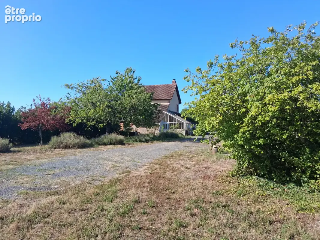 Maison avec grand hangar et garage - photo 7