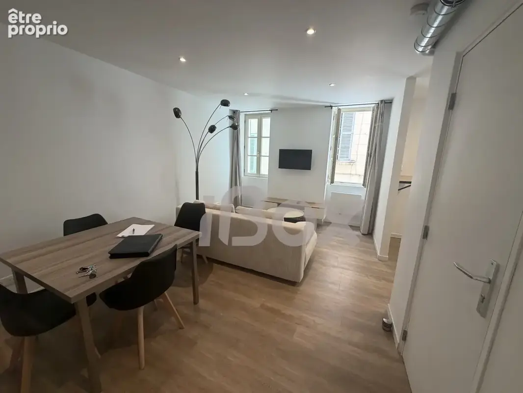 Toulon centre ville- immeuble en monopropriete de 5 appartements et garage - photo 4