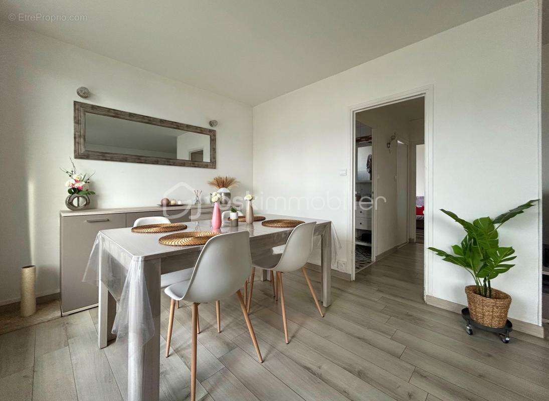 Appartement à LE PONT-DE-CLAIX