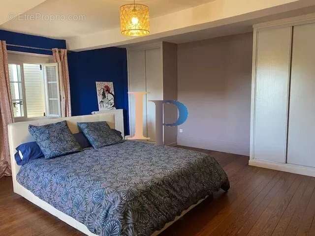 Maison à SAINT-CHRISTOPHE-EN-BRIONNAIS