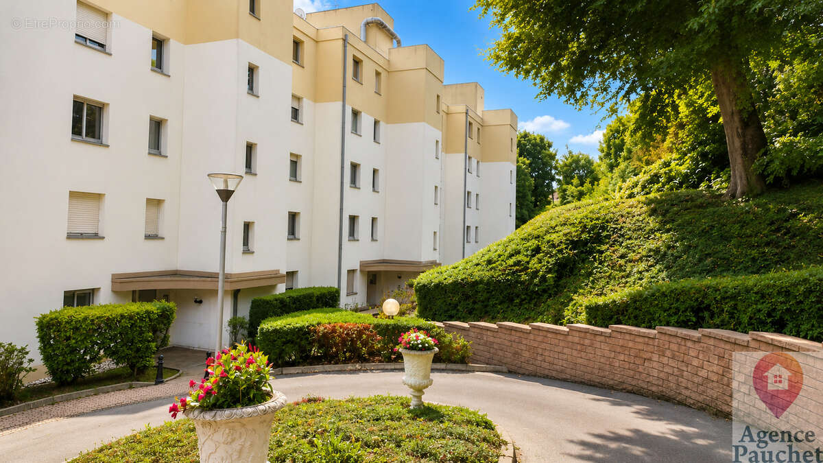 Exclusivité Agence Pauchet ! Résidence de standing   Studio avec terrasse, ascenseur, cave et parc arboré - photo 3