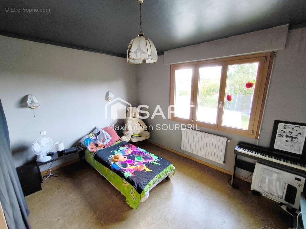 Maison 200 m² à Peillac  - photo 6