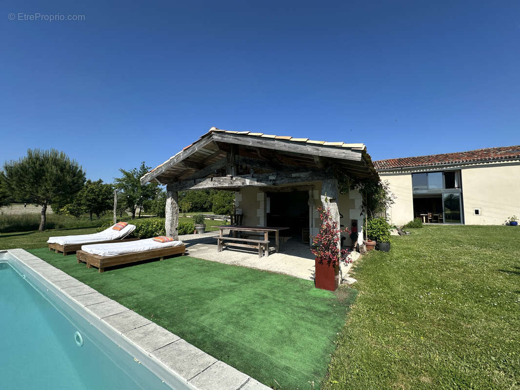 Maison à SALLES-DE-BARBEZIEUX