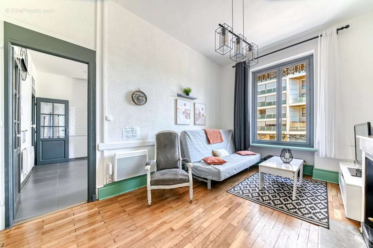 T2 bis villeurbanne – 45,47 m² – rénové – cachet de l’ancien - photo 7