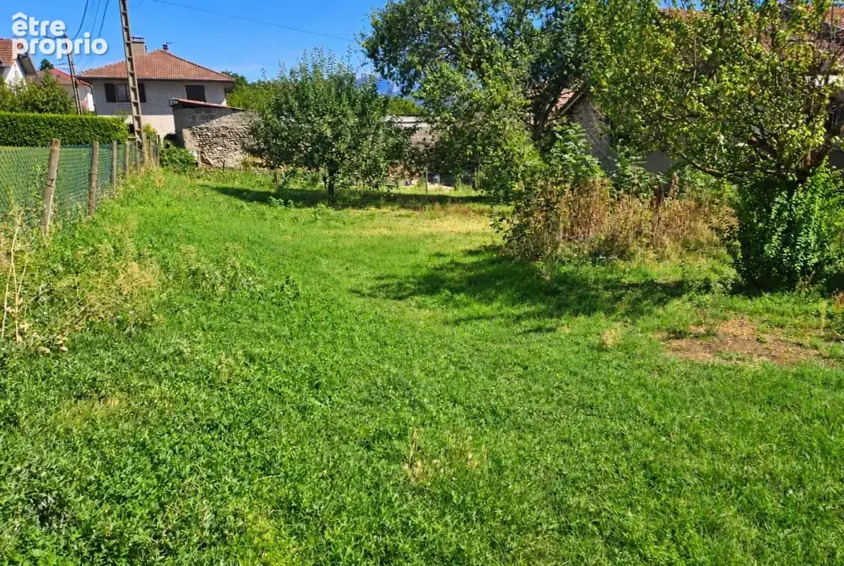 Photo Terrain à Voiron au prix de 145 000€