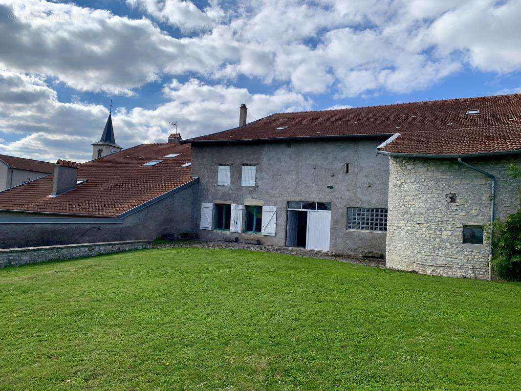 Maison à BREMONCOURT