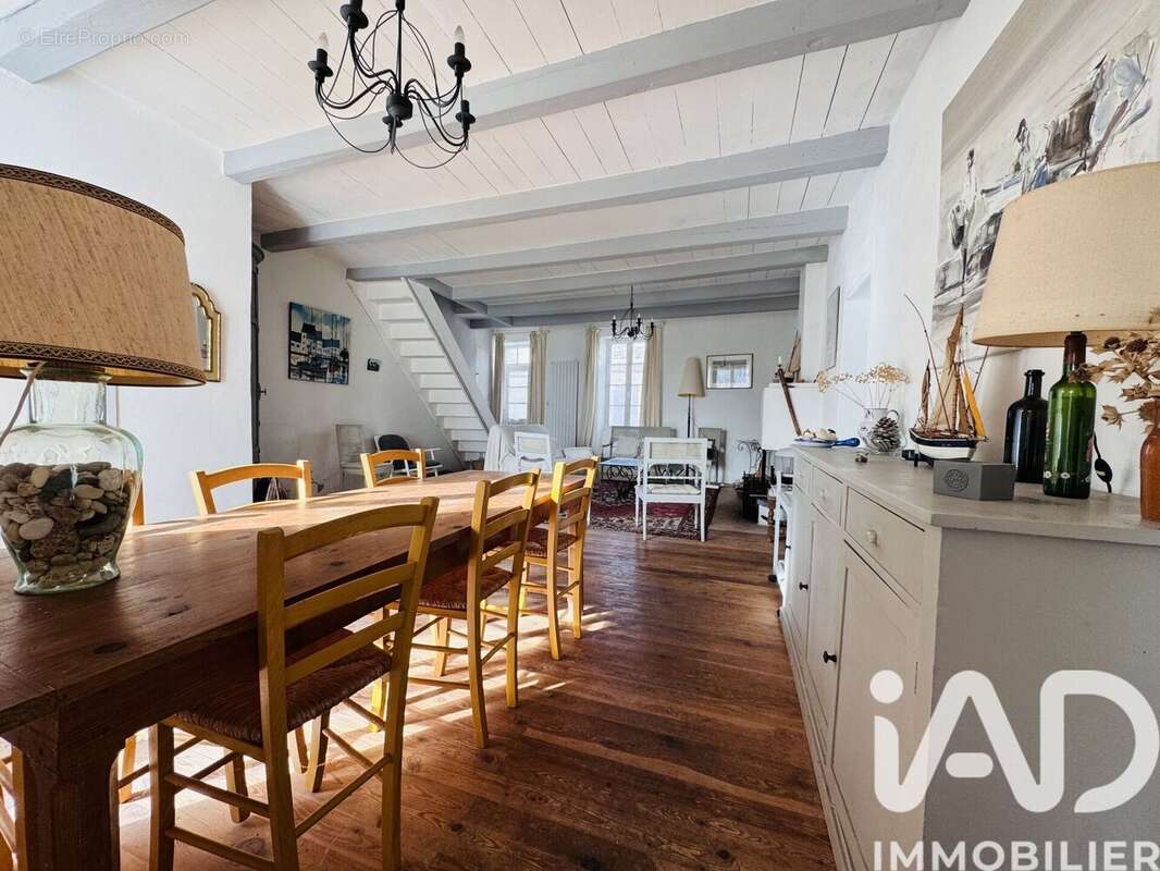 Photo 2 - Maison à LES PORTES-EN-RE