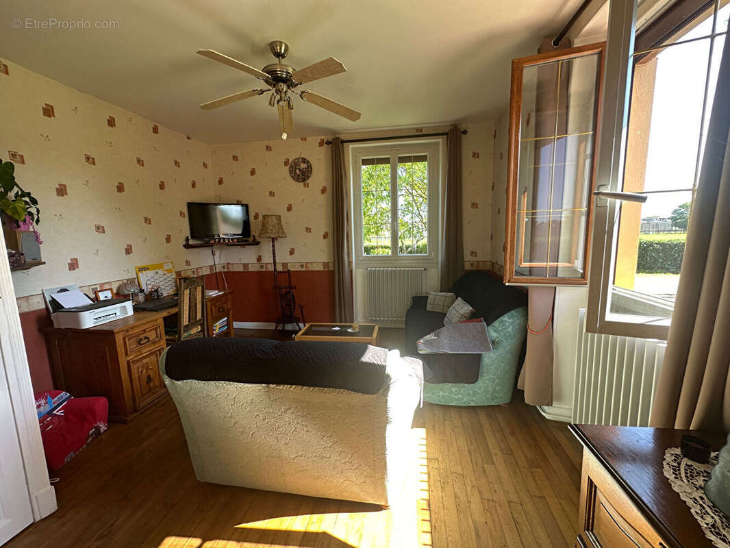 Maison à VARENNES-VAUZELLES