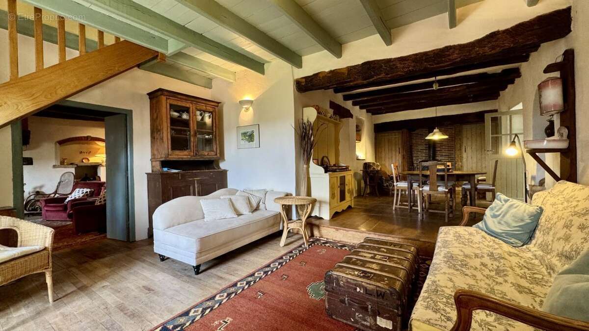 Maison à CALVIGNAC