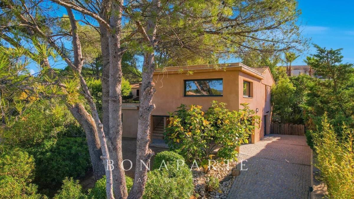 Maison à FREJUS