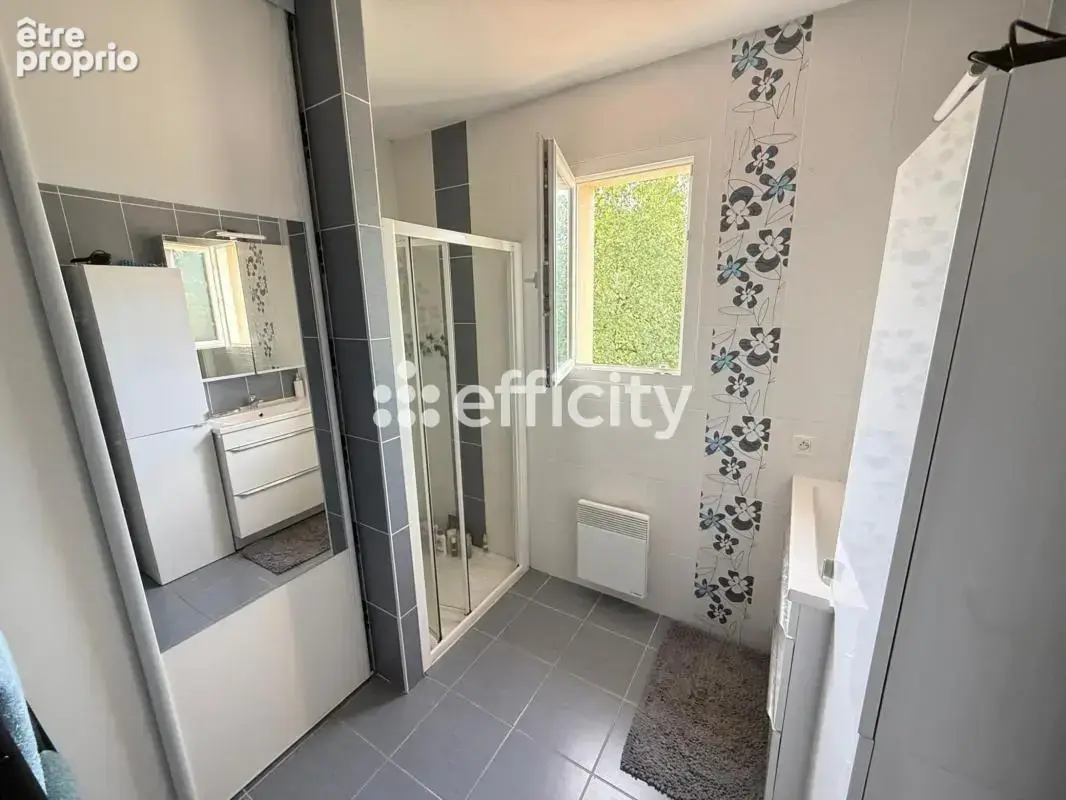 Maison 9 pièces 247 m² à vendre à La Roche-Sur-Yon (85000) - photo 15