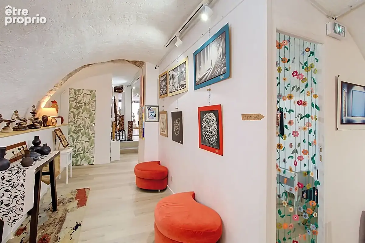 A vendre en exclusivite à draguignan - local commercial avec atelier et vaste espace de stockage - photo 5
