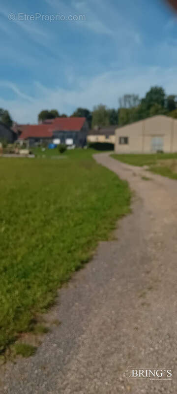 Terrain à GIRECOURT-SUR-DURBION