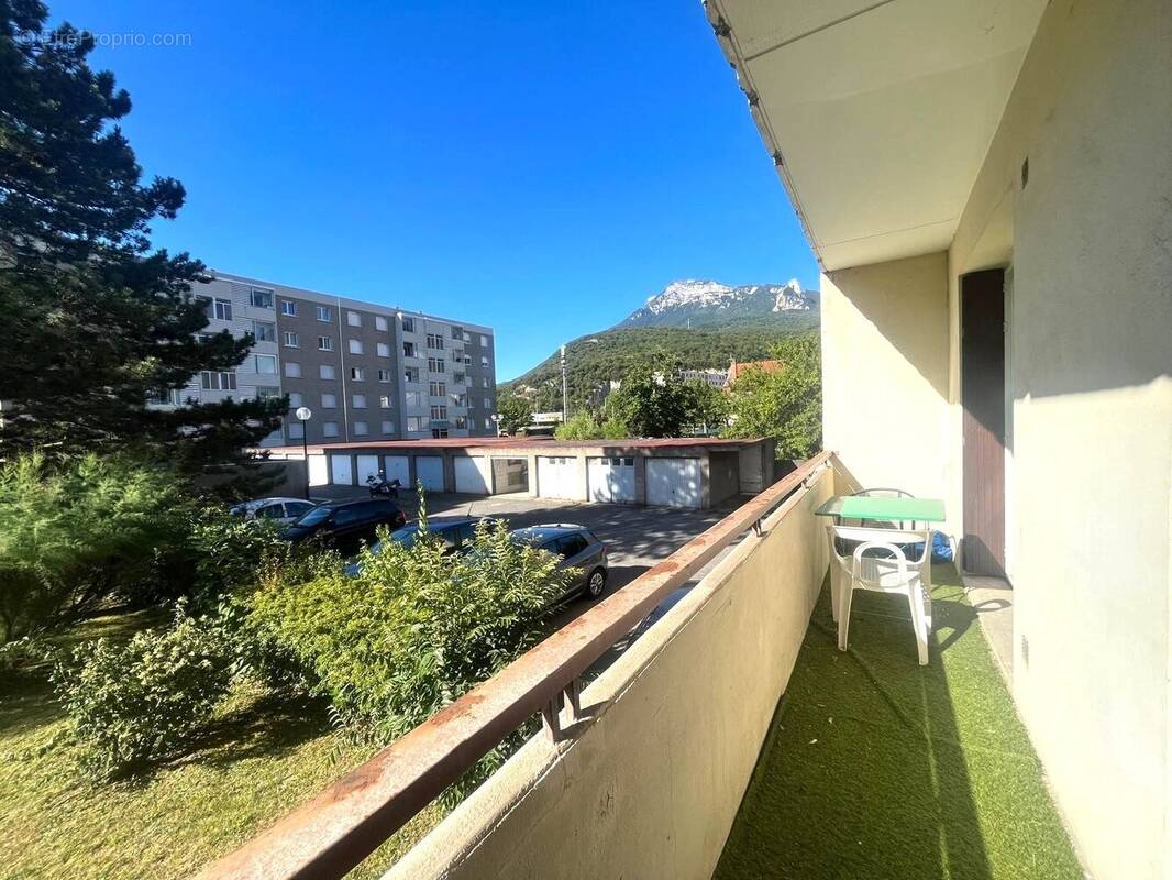 Appartement à FONTAINE