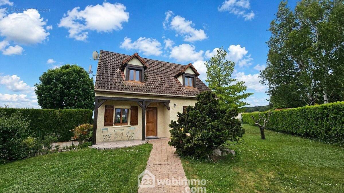 Une autre vue de la maison. - Maison à MILLY-LA-FORET
