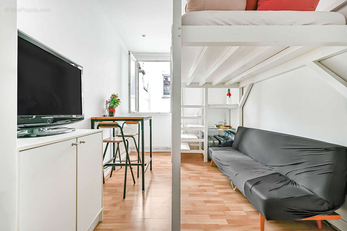 Appartement à PARIS-14E