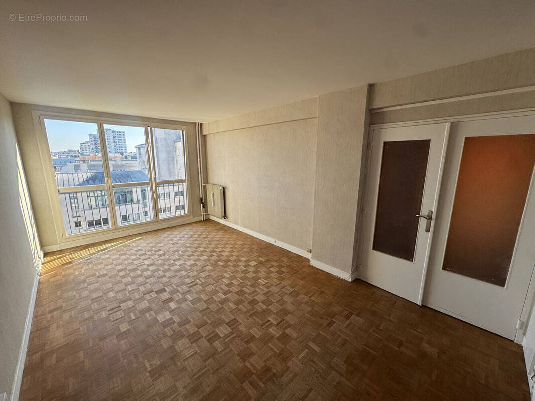 Appartement à PARIS-19E
