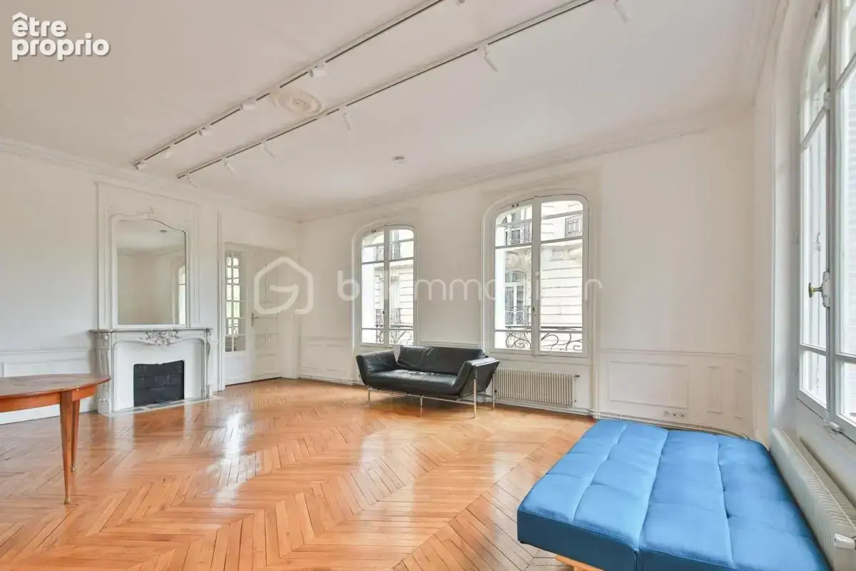 Appartement de caractère de 7 pièces + 2 chambres de service avec vue panoramique - photo 2