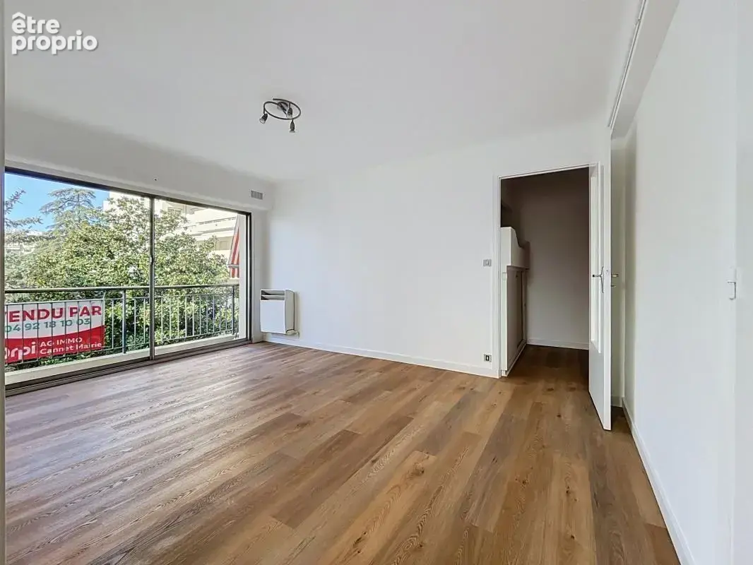 Square carnot studio etage eleve balcon - photo 1