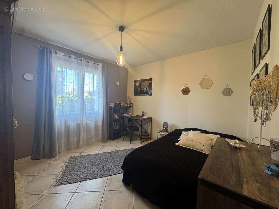 Maison à MONTELIMAR