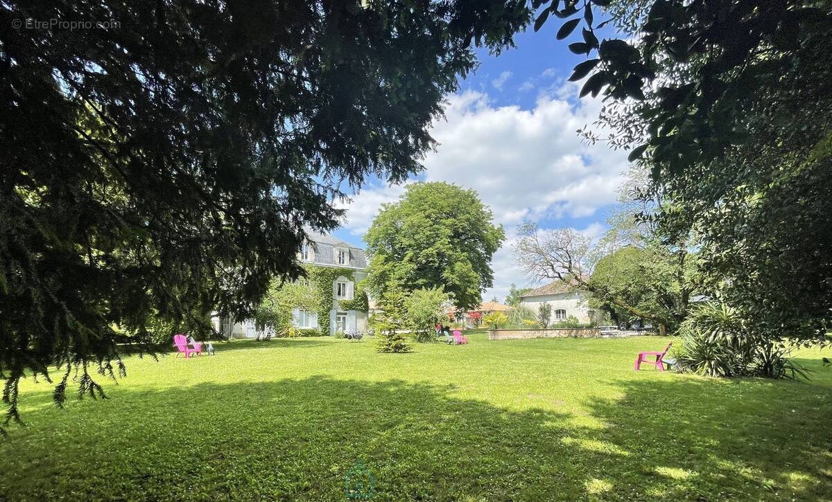 Maison à CHERVES-RICHEMONT