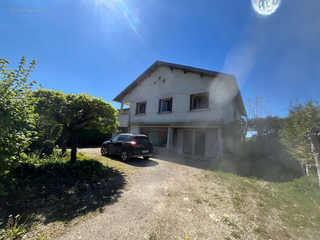 Maison à VILLEREVERSURE
