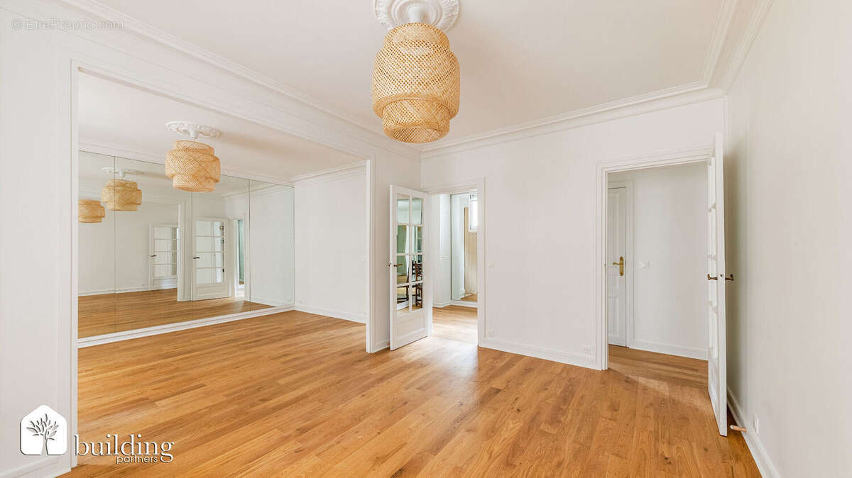 Arc de Triomphe Paris 17ème - Appartement 3 pièces 70 m² - photo 5