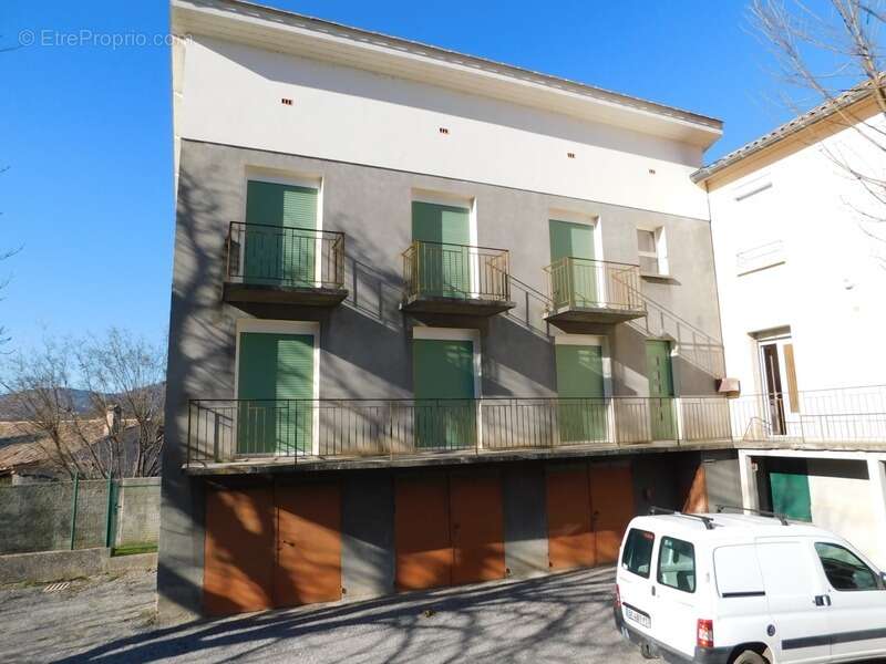 Commerce à LE CHAFFAUT-SAINT-JURSON